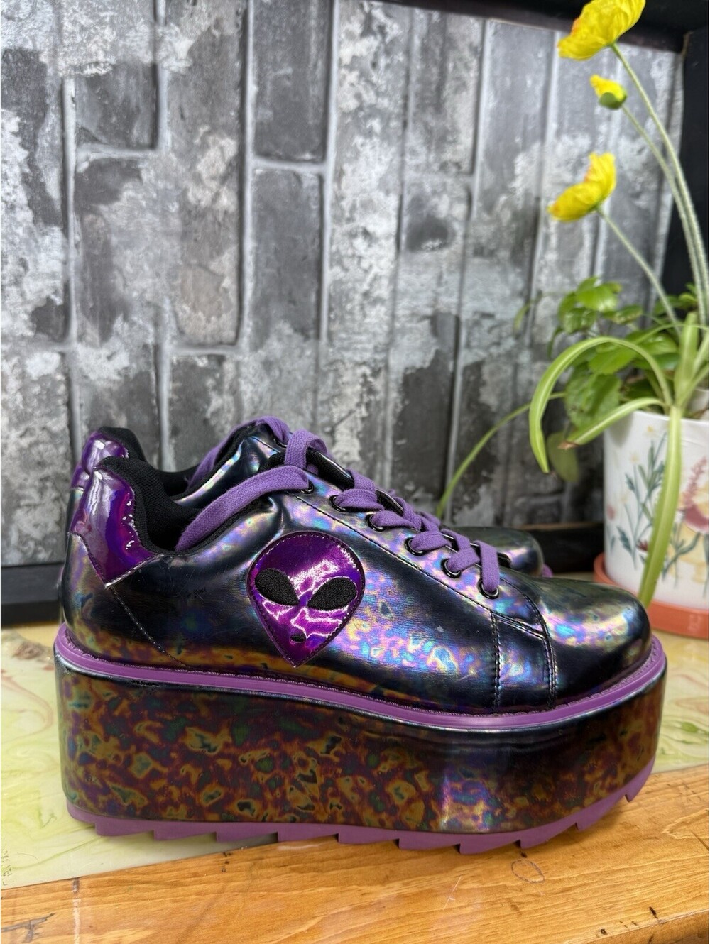YRU Lala Alien Women’s Purple/Black Low Top Lace-Up Platform Metallic Sneakers - Picture 6 of 10